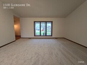 1508 Glenshire Dr in Champaign, IL - Building Photo - Building Photo