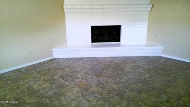 3022 E Glen Dr in El Paso, TX - Building Photo - Building Photo