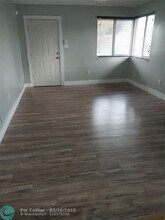2470 NW 82nd St in Miami, FL - Building Photo - Building Photo
