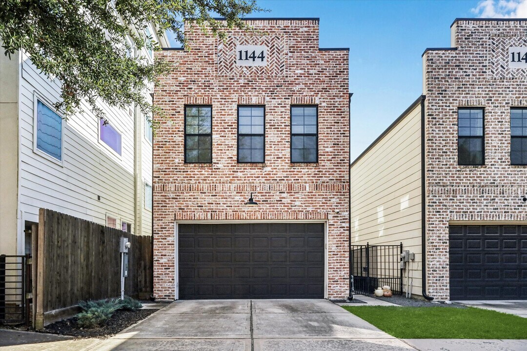 1144 W 24th St in Houston, TX - Building Photo
