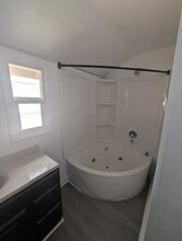 915 NE Rock Island Ave in Peoria, IL - Building Photo - Building Photo