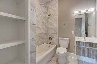 722 Ponce De Leon Ct NE-Unit -3 in Atlanta, GA - Building Photo - Building Photo