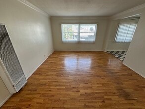 1748 S Robertson Blvd, Unit 5 in Los Angeles, CA - Foto de edificio - Building Photo