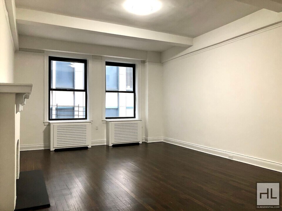 WEST 55 STREET in New York, NY - Building Photo