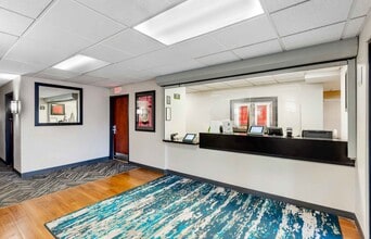 Furnished Studio-Chicago - Naperville - West in Naperville, IL - Building Photo - Building Photo