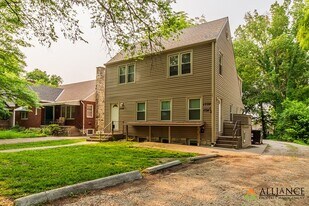 1734 Laramie St in Manhattan, KS - Building Photo