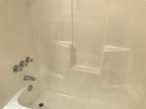 8005 Rothington Rd-Unit -APT 31 in Dallas, TX - Building Photo