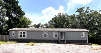 150 Co Rd 3459 in Hawkins, TX - Building Photo
