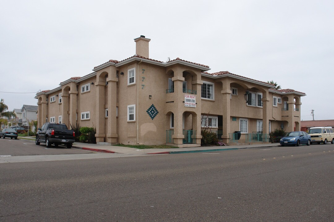 777 Seacoast in Imperial Beach, CA - Foto de edificio