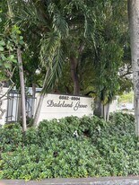 6900 N Kendall Dr in Pinecrest, FL - Building Photo