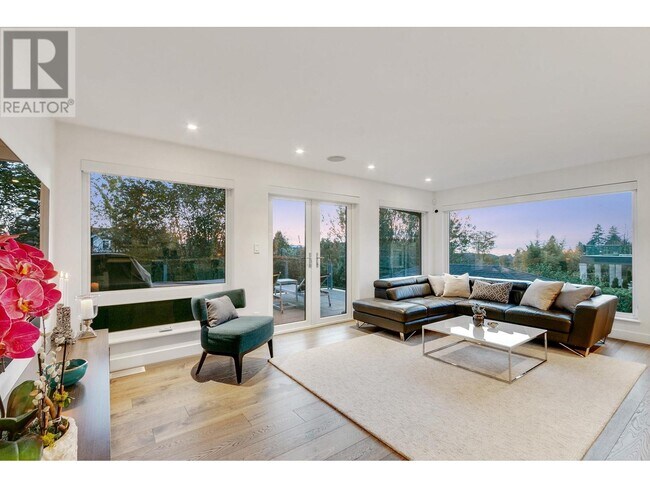 property at 2242 Jefferson Ave