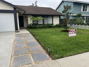 6292 Freeborn Dr in Huntington Beach, CA - Foto de edificio - Building Photo