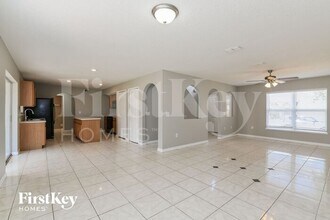 215 Lobelia Dr in Davenport, FL - Building Photo - Building Photo