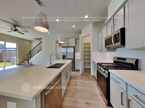 10410 Executive Lake Dr in Stafford, TX - Building Photo - Building Photo
