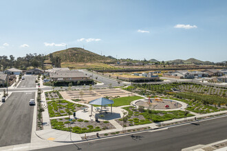 32336 Parker St in Menifee, CA - Foto de edificio - Building Photo