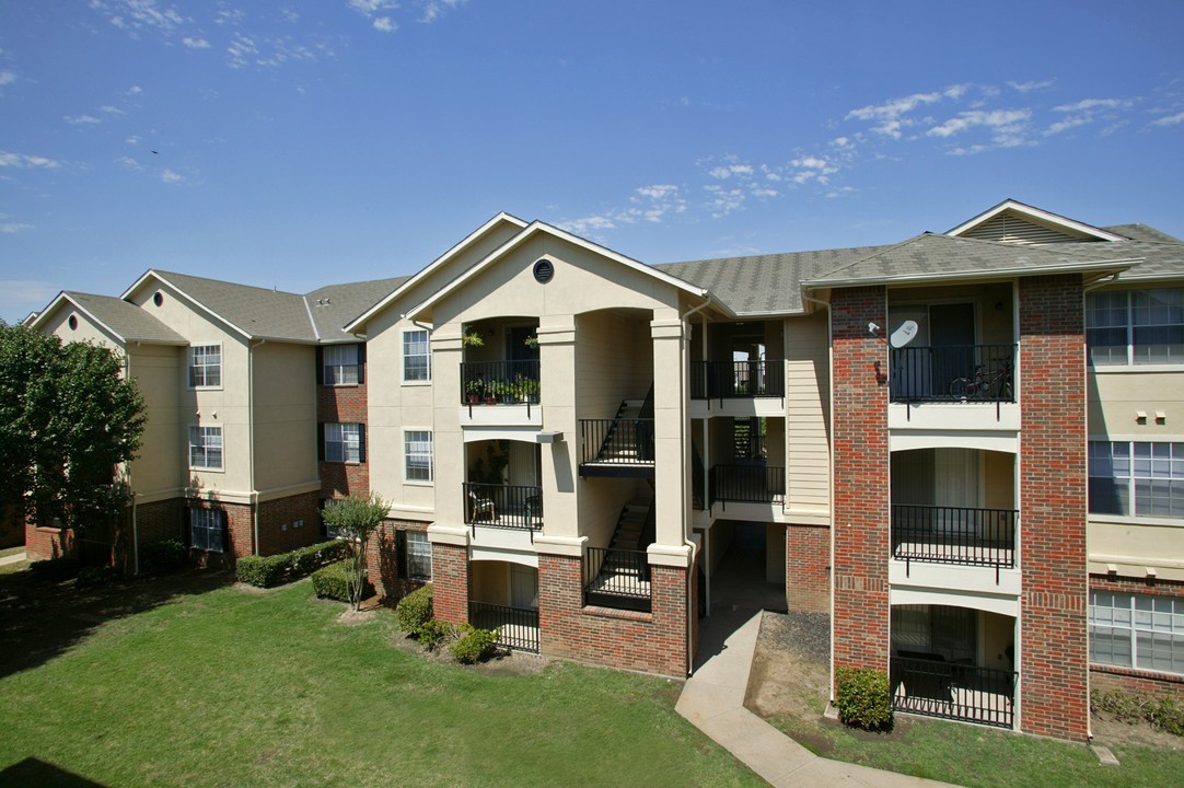 1216 Banita St in Nacogdoches, TX - Building Photo