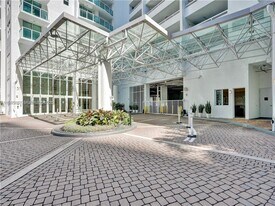 31 SE 5th St in Miami, FL - Building Photo
