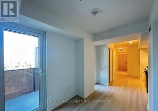 500 Wilson Ave in Toronto, ON - Building Photo - Building Photo