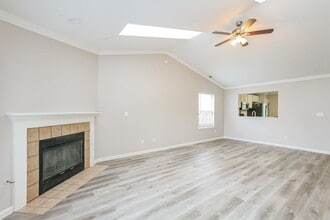 1108 W Southport Rd in Indianapolis, IN - Building Photo - Building Photo