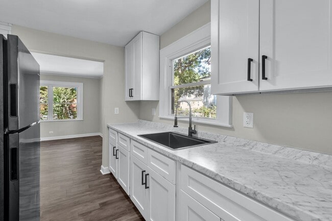 604 E Cemetery St in Salisbury, NC - Building Photo - Building Photo