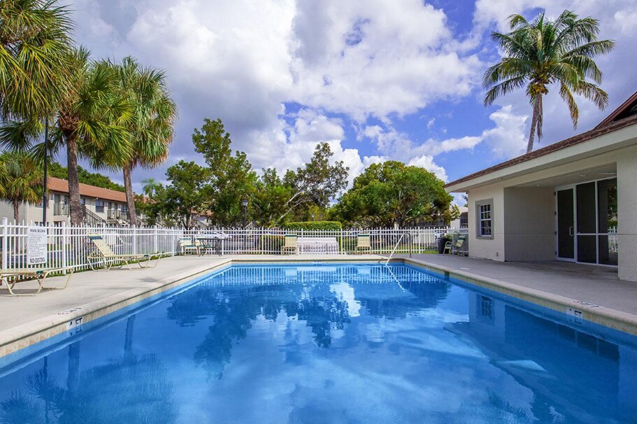 Wild Pines Apartments in Naples, FL | ApartmentHomeLiving.com