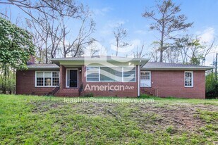 1665 Twin Pines Dr in Macon, GA - Building Photo
