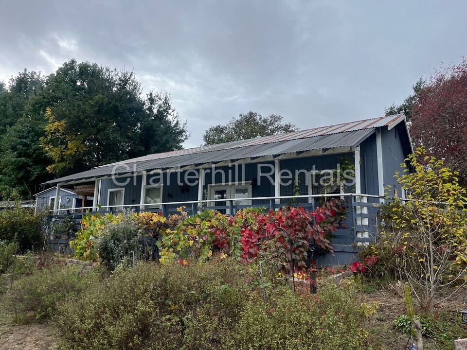 8390 Appian Way in Sebastopol, CA - Building Photo