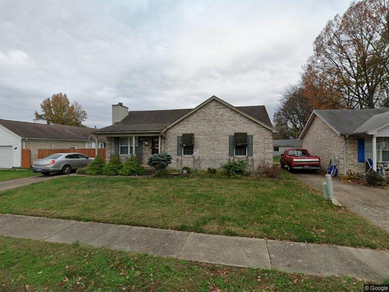 4402 Dellafay Dr in Louisville, KY - Building Photo