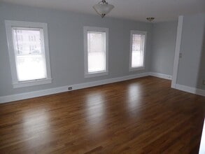 56 Madison St, Unit Apt B in Newton, NJ - Building Photo - Building Photo