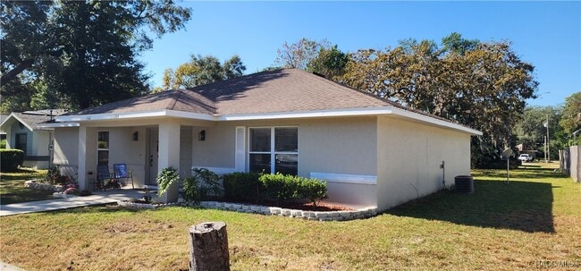 1164 N Lion Cub Point in Lecanto, FL - Building Photo - Building Photo