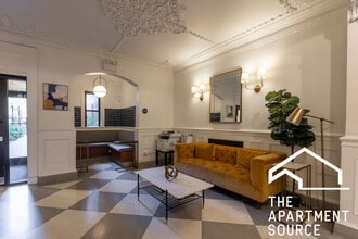 1200 N La Salle Dr, Unit 427 in Chicago, IL - Building Photo - Building Photo