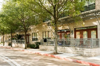 Lofts on Post Oak in Houston, TX - Building Photo - Building Photo