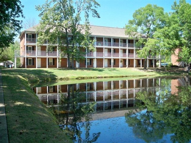 154 E University Dr in Auburn, AL - Building Photo