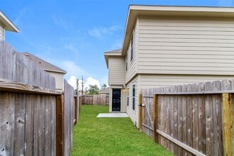 8631 Doris Oaks Cir in Houston, TX - Building Photo - Building Photo