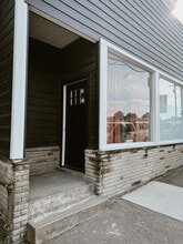 121 W Pike St, Unit 121 Apartment B in Canonsburg, PA - Building Photo - Building Photo