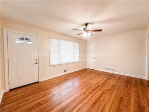 6057 Dodgen Rd SW in Mableton, GA - Building Photo - Building Photo