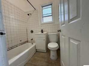 50 Randolph Ave, Unit 1 in Jersey City, NJ - Building Photo - Building Photo