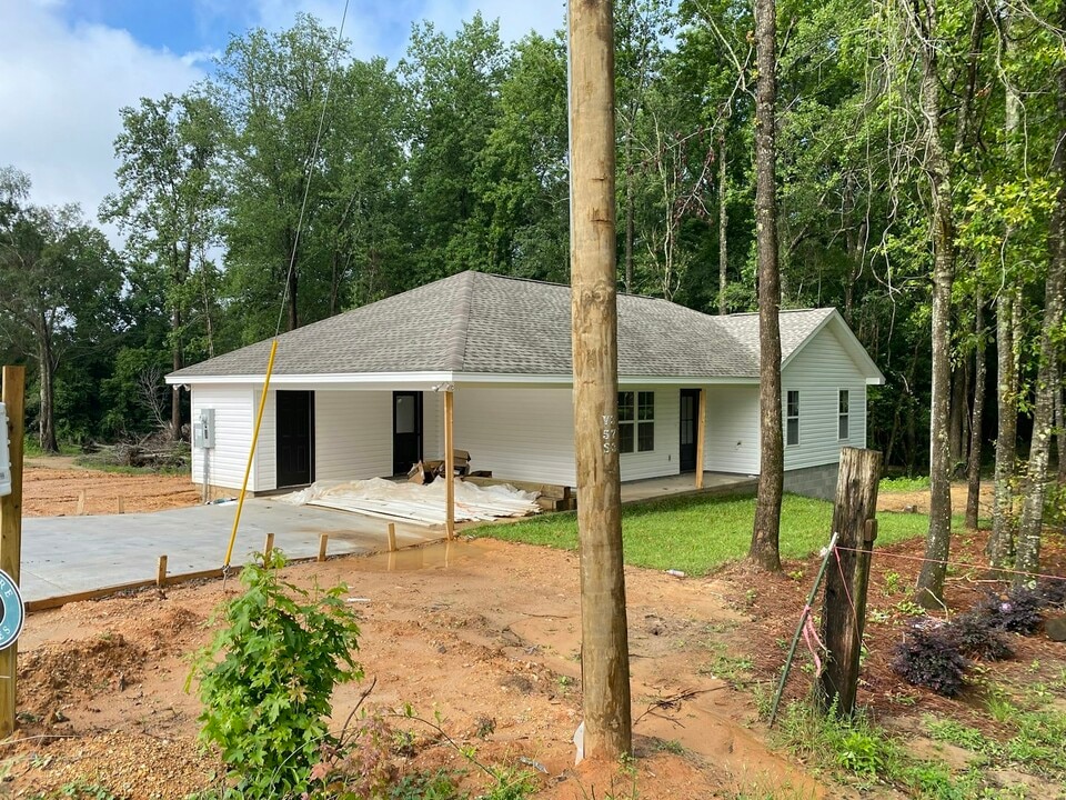 18 Carney Ln in Hattiesburg, MS - Building Photo