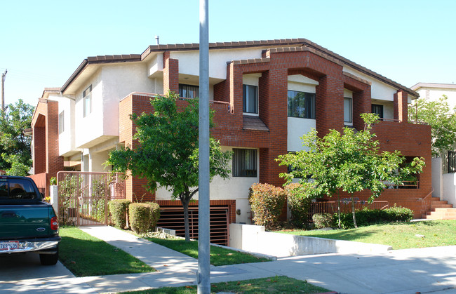 527 W Harvard St in Glendale, CA - Foto de edificio - Building Photo