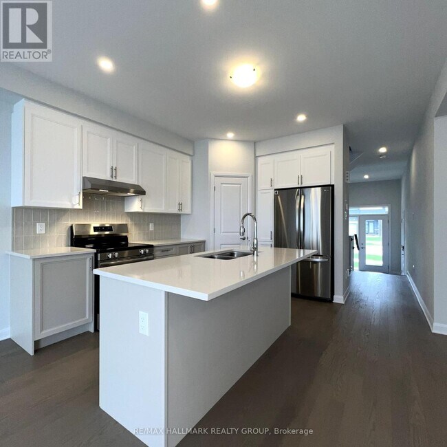 163 Invention Blvd in Ottawa, ON - Building Photo - Building Photo