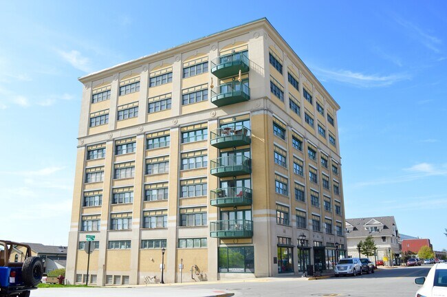 Jennison Place in Bay City, MI - Building Photo - Building Photo