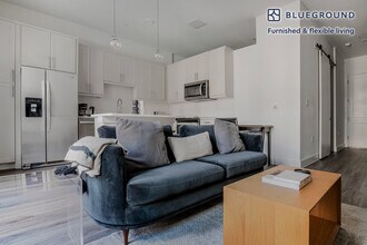 212 W Highland Mall Blvd in Austin, TX - Building Photo - Building Photo