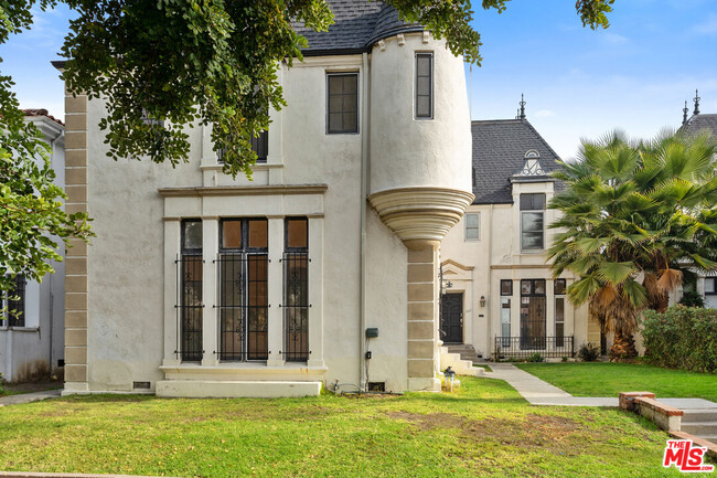 362 N Detroit St in Los Angeles, CA - Building Photo - Building Photo