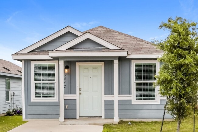 property at 5442 Verdugos Pl