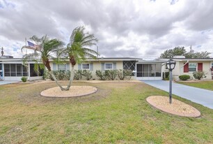 1528 Chevy Chase Dr in Sun City Center, FL - Building Photo