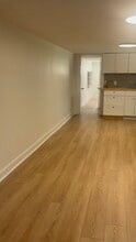8 White Pine Av in Toronto, ON - Building Photo - Building Photo