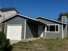 7109 SE Martins St in Portland, OR - Building Photo