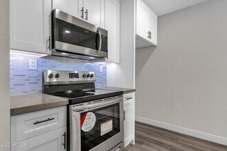 7625 E Camelback Rd, Unit 248A in Scottsdale, AZ - Building Photo - Building Photo