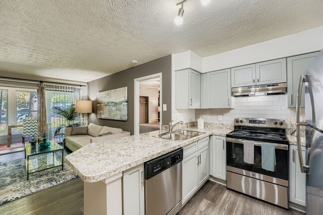 2200 Big Creek Apartments