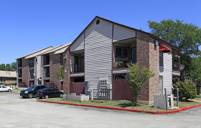 Georgian Hills in Austin, TX - Building Photo - Building Photo